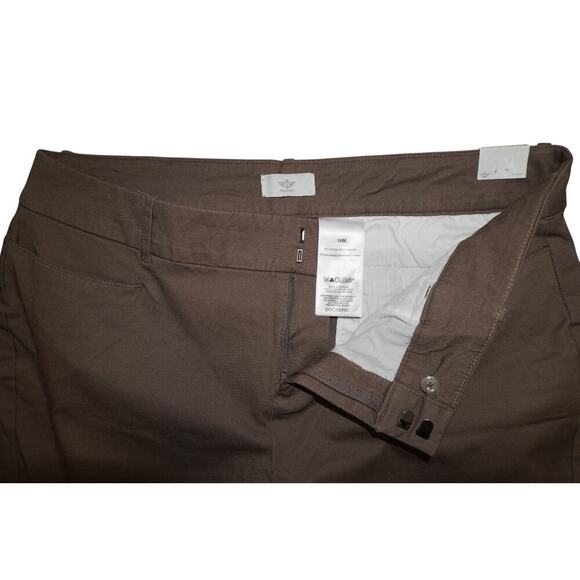 Dockers Women’s Stretch Chino Pants Size 16M Brown NWT Classic Fit - Picture 3 of 6